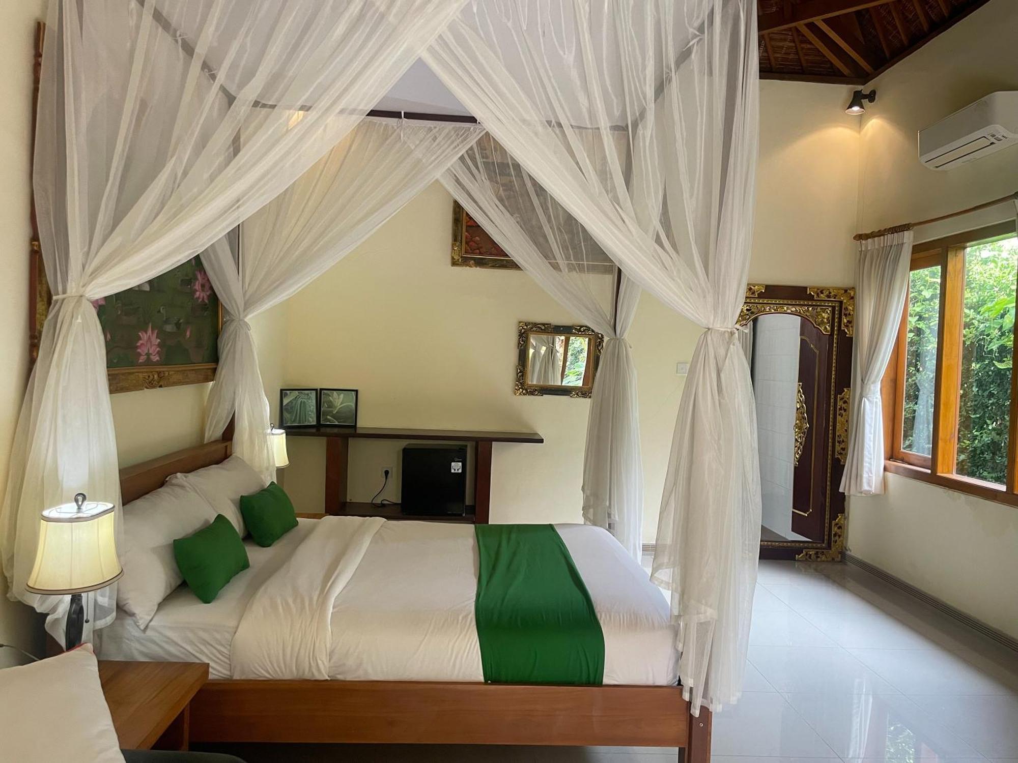 Graha Madesimon Hotel Ketewel Exterior photo