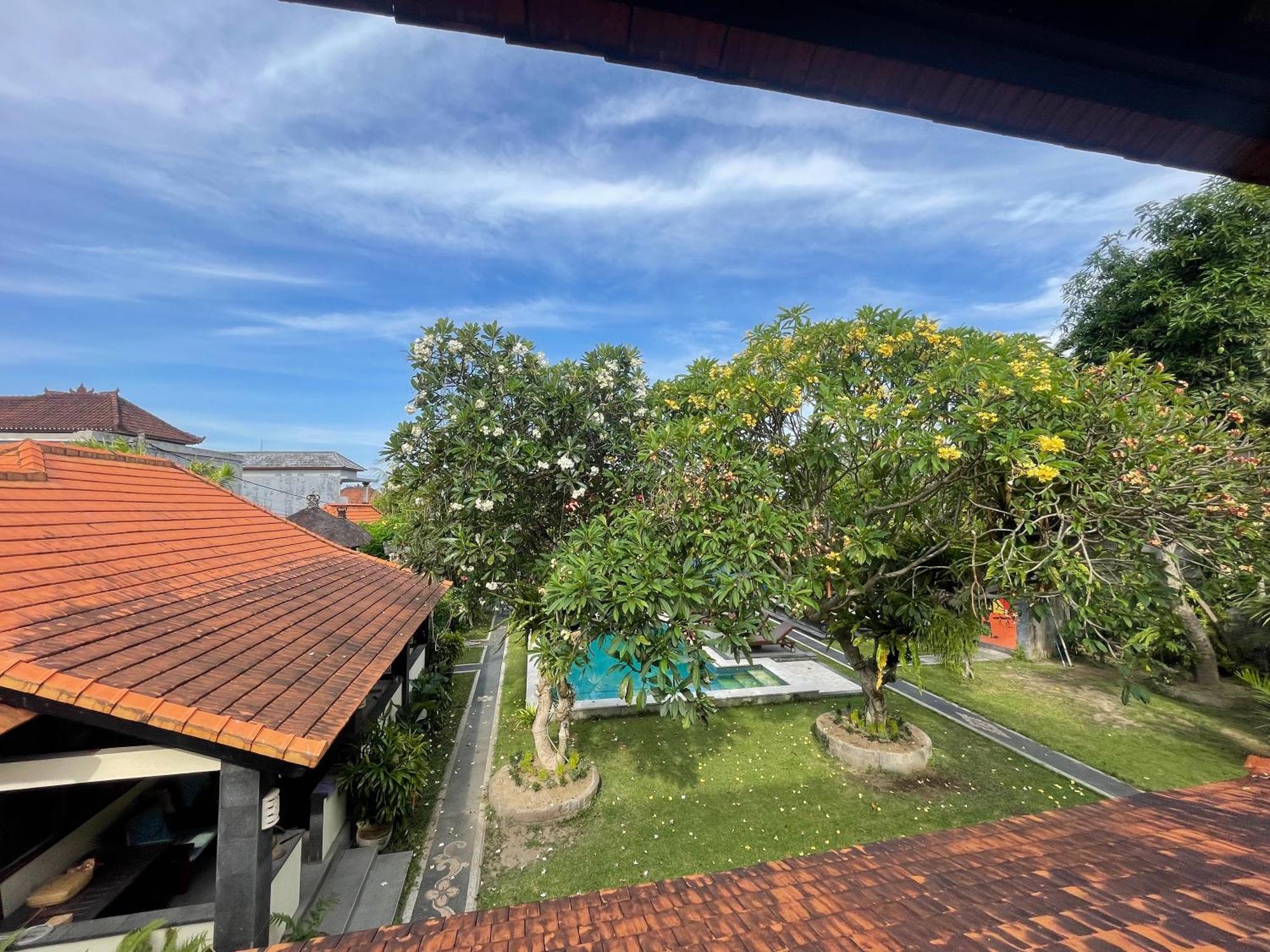 Graha Madesimon Hotel Ketewel Exterior photo