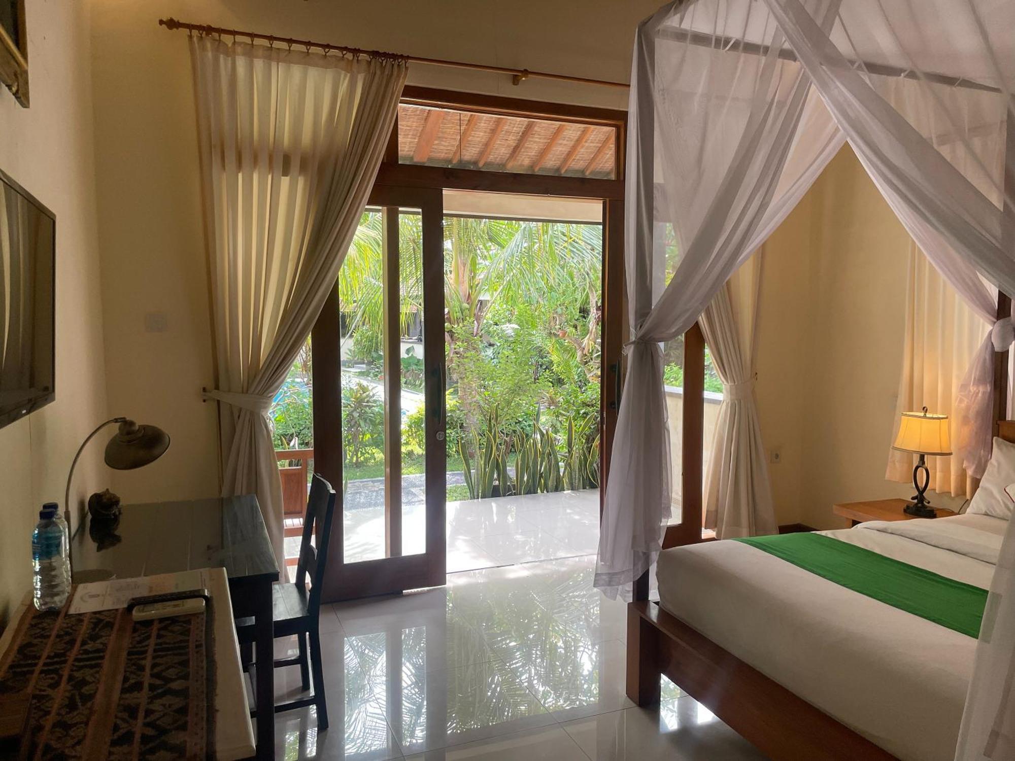 Graha Madesimon Hotel Ketewel Exterior photo